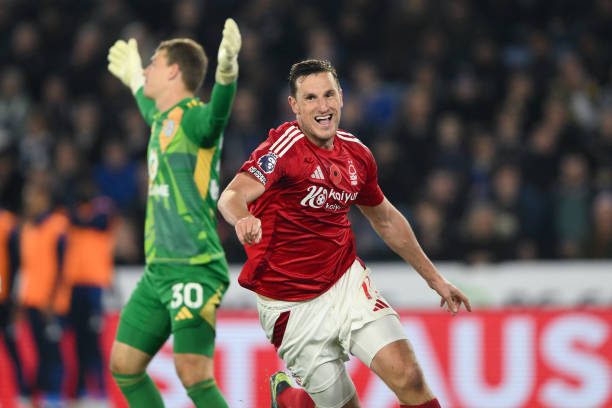 奠定了自己 奠定了自己